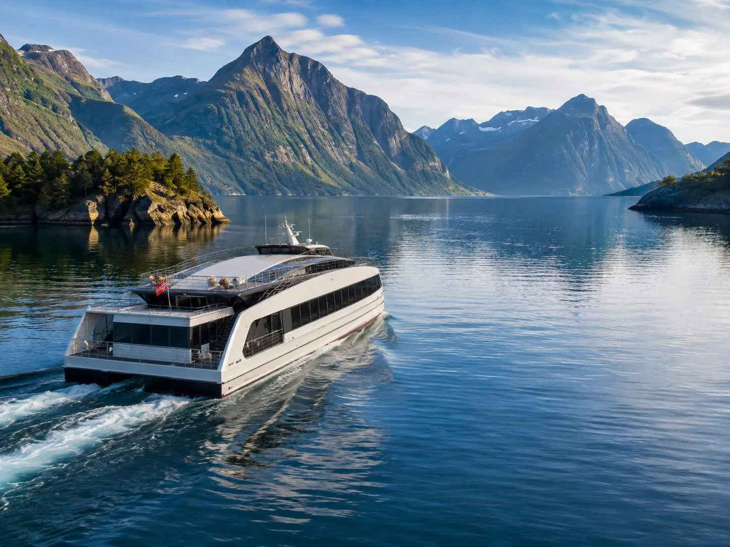 &Aring;lesund &ndash; Geirangerfjord Round Trip by Hybrid-Electric Boat